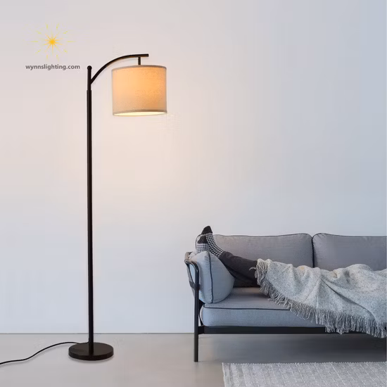 モダンな北欧の調節可能なライトメタル装飾スタンド LED フロアランプ